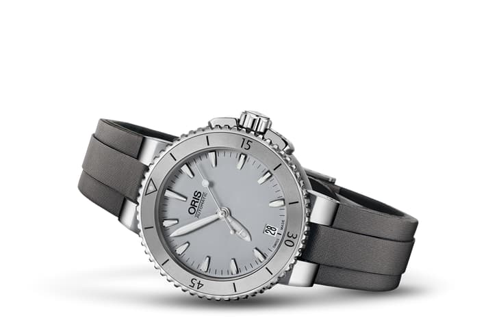 Image of Aquis Date
